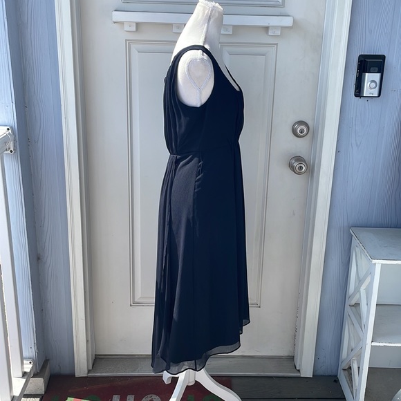 Simply Vera• Navy Formal Dress - Picture 4 of 8